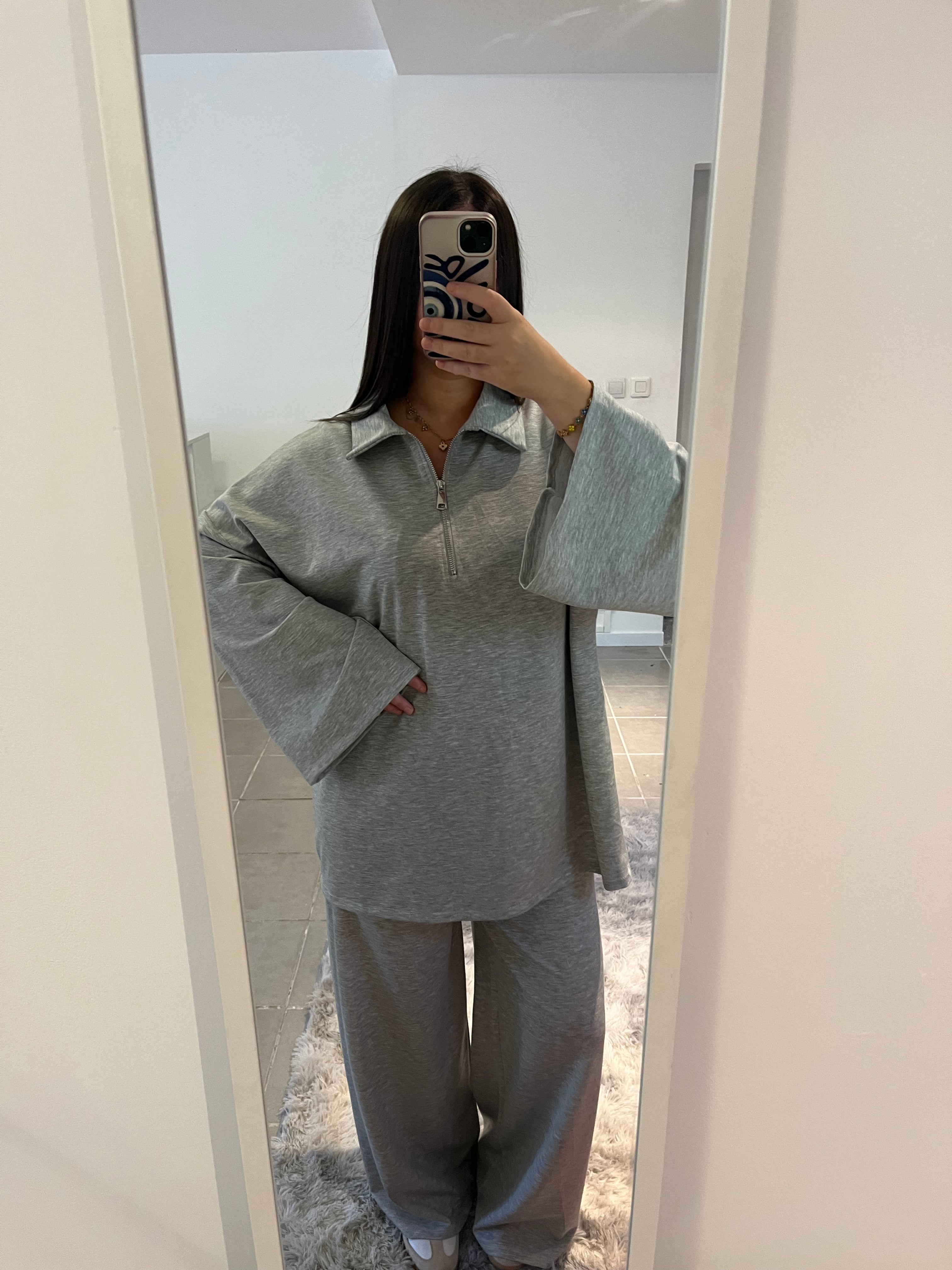 Ensemble gris