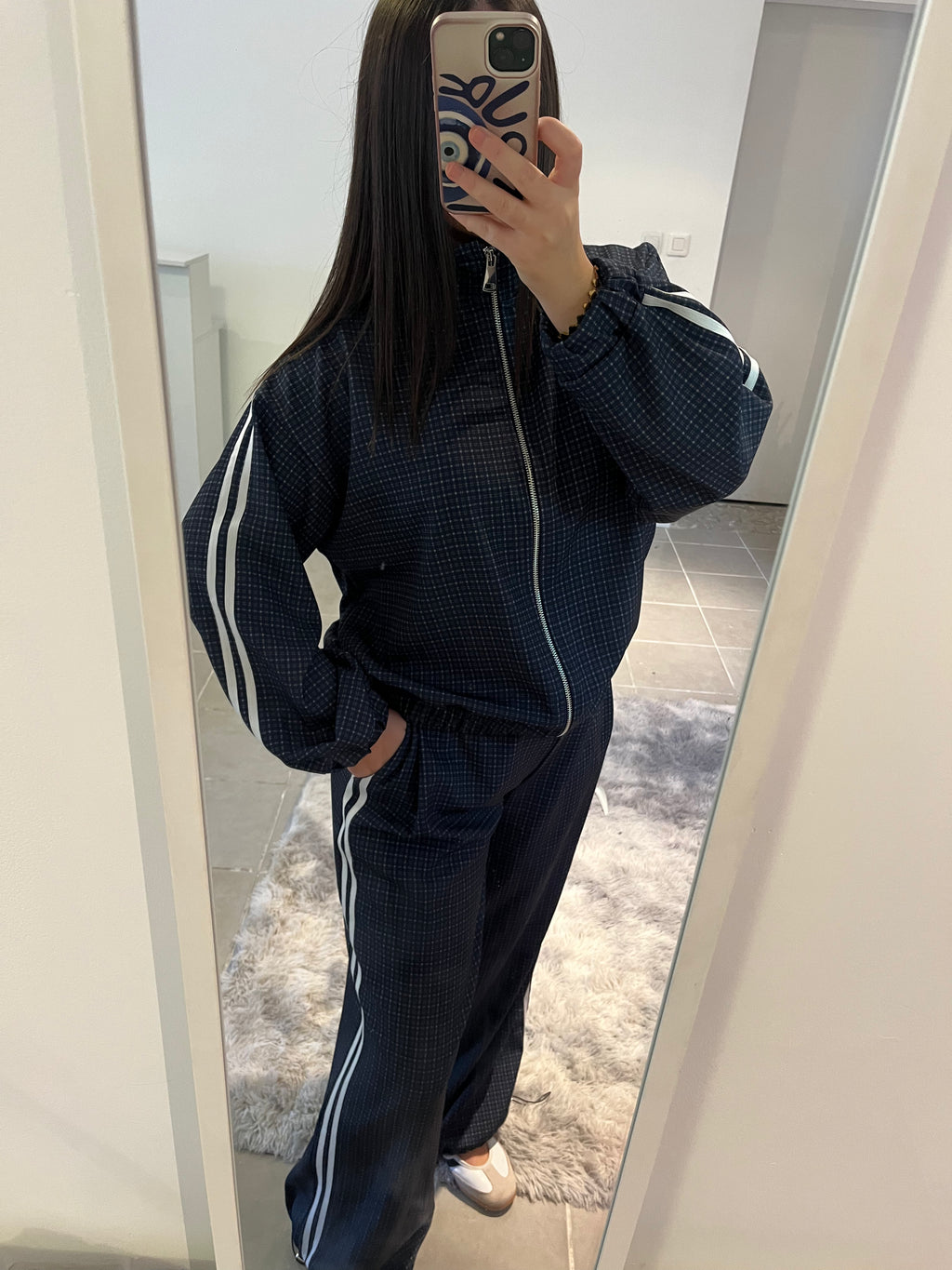 Ensemble à carreaux